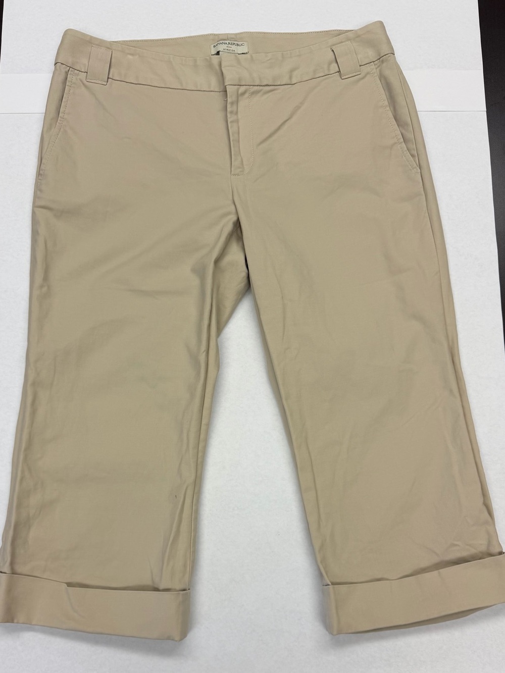 Banana Republic Beige Khaki Capri Chinos